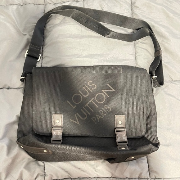 Louis Vuitton Damier Geant Loop Messenger Bag